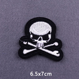 Red Heart Punk Skull Embroidered Patches For Clothing Thermoadhesive Patches Hippie Rock Iron On Patches On Clothes Skeleton DIY